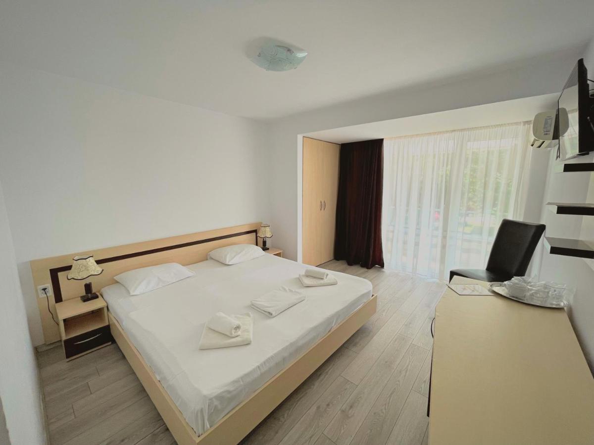 Hotel Venus Мамая Екстериор снимка