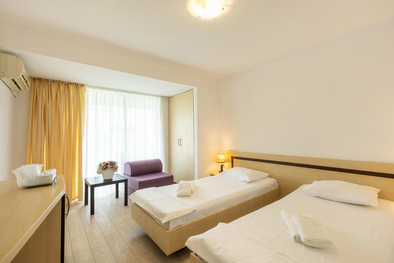 Hotel Venus Мамая Екстериор снимка