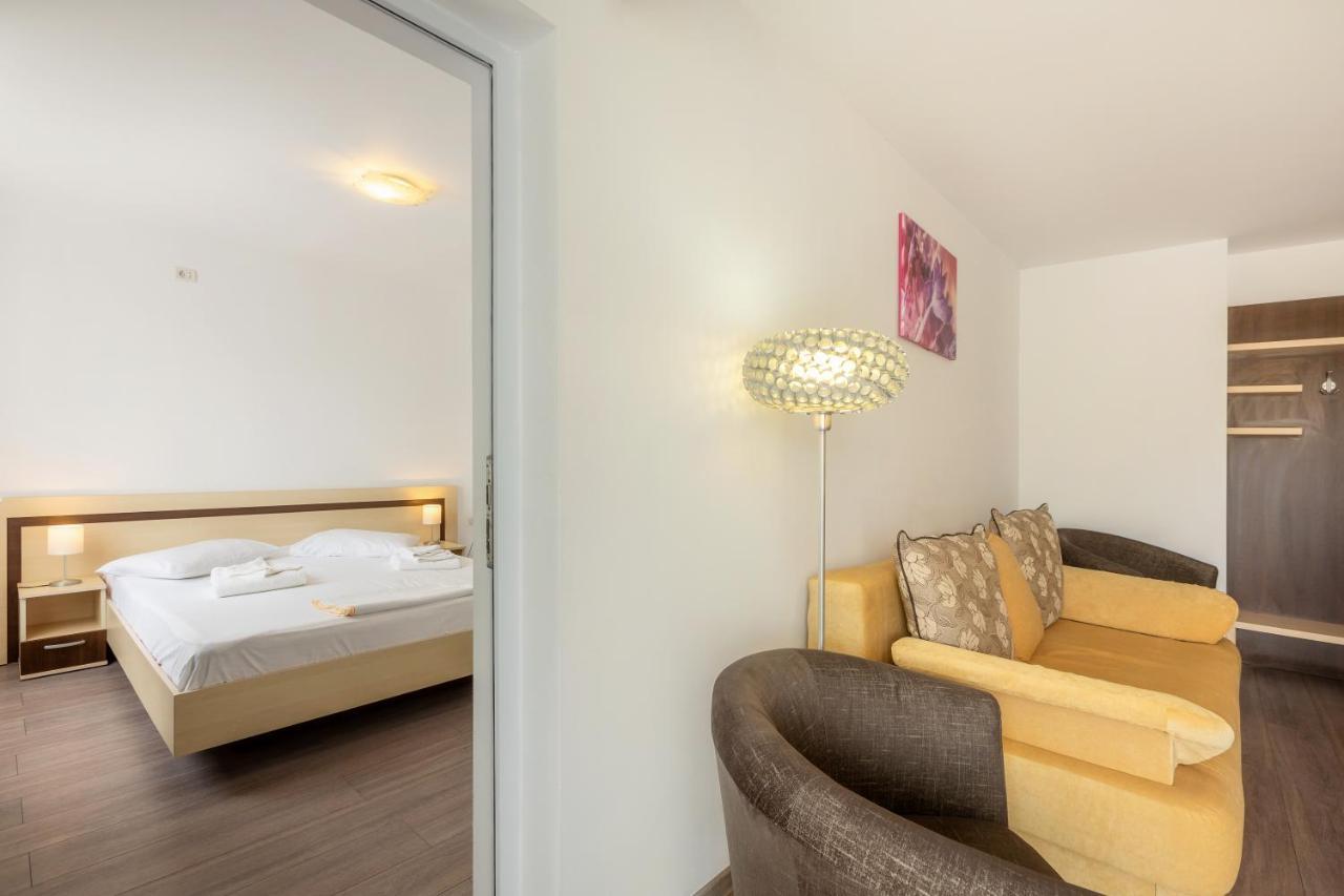 Hotel Venus Мамая Екстериор снимка